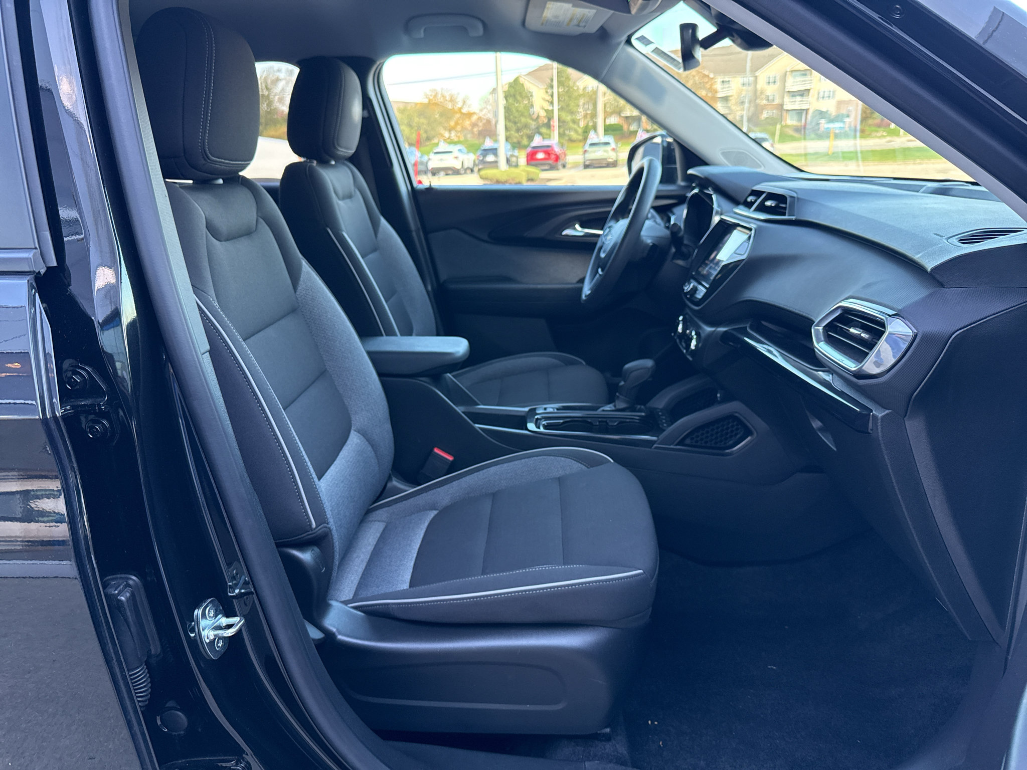 Used 2023 Chevrolet TrailBlazer LT w/ Convenience Package FWD image 34