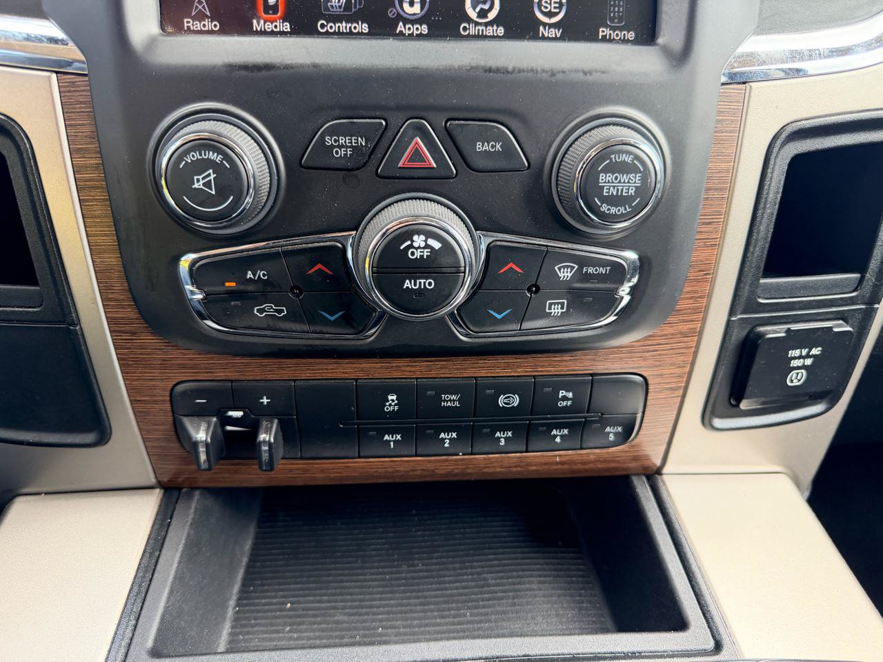 Used 2014 RAM 3500 Laramie RWD image 27