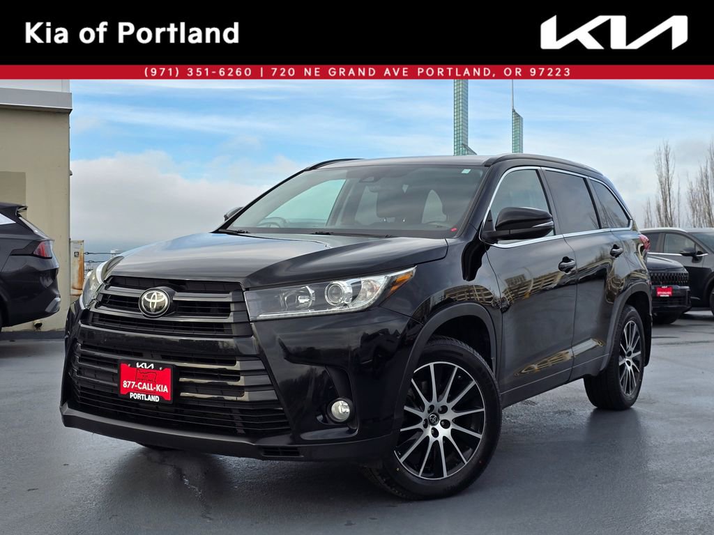Used 2018 Toyota Highlander SE