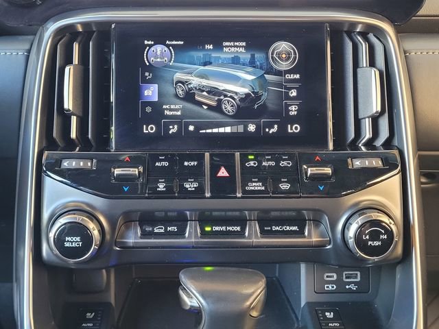 Used 2024 Lexus LX 600 4WD w/ Luxury Package image 25
