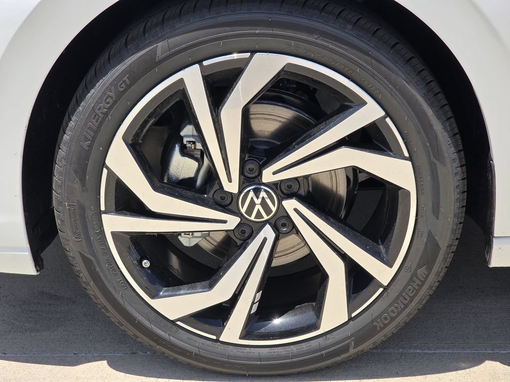 New 2026 Volkswagen Jetta SEL FWD image 9