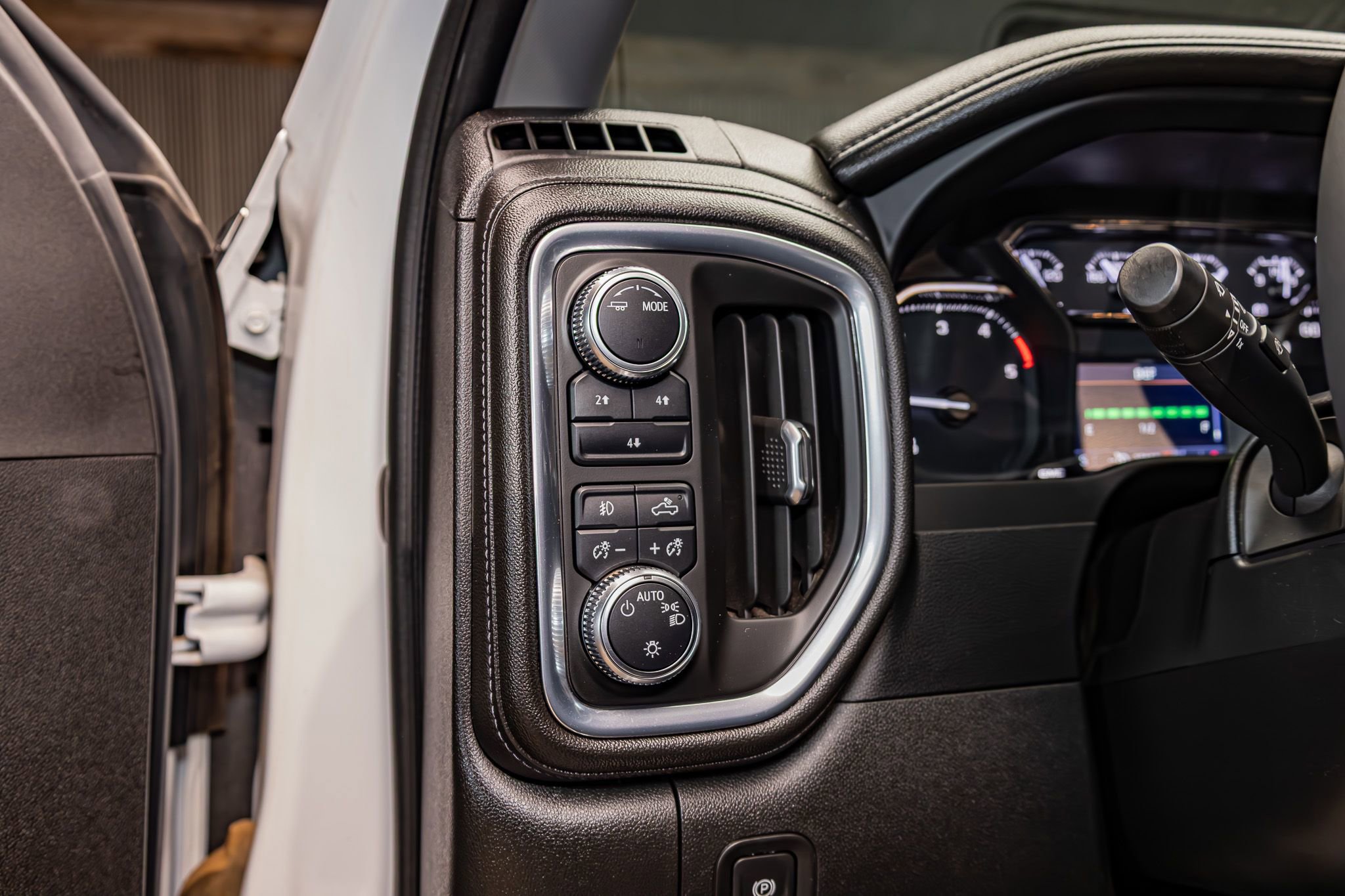 Used 2022 GMC Sierra 3500 SLE w/ SLE Convenience Package AWD/4WD image 16