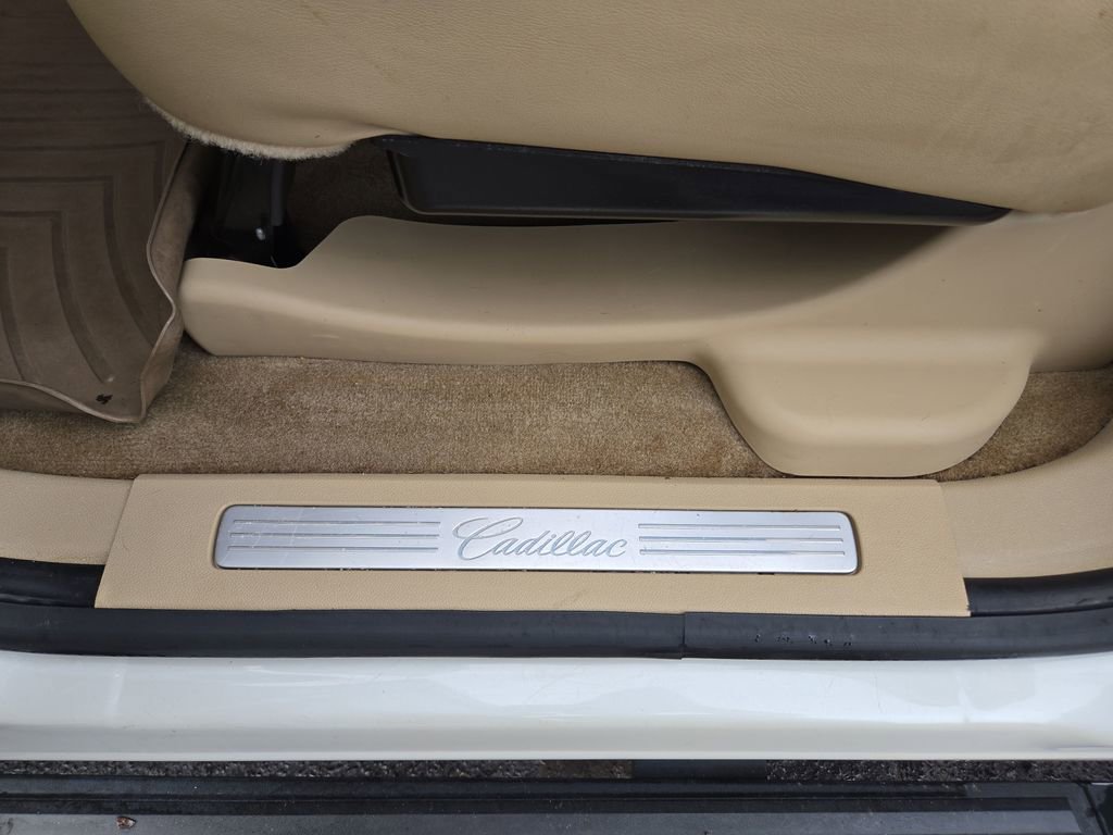 Used 2013 Cadillac Escalade EXT Premium image 30