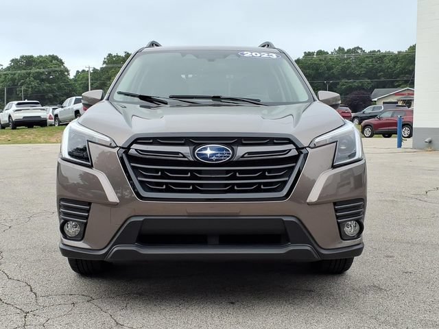 Used 2023 Subaru Forester Limited AWD/4WD image 2