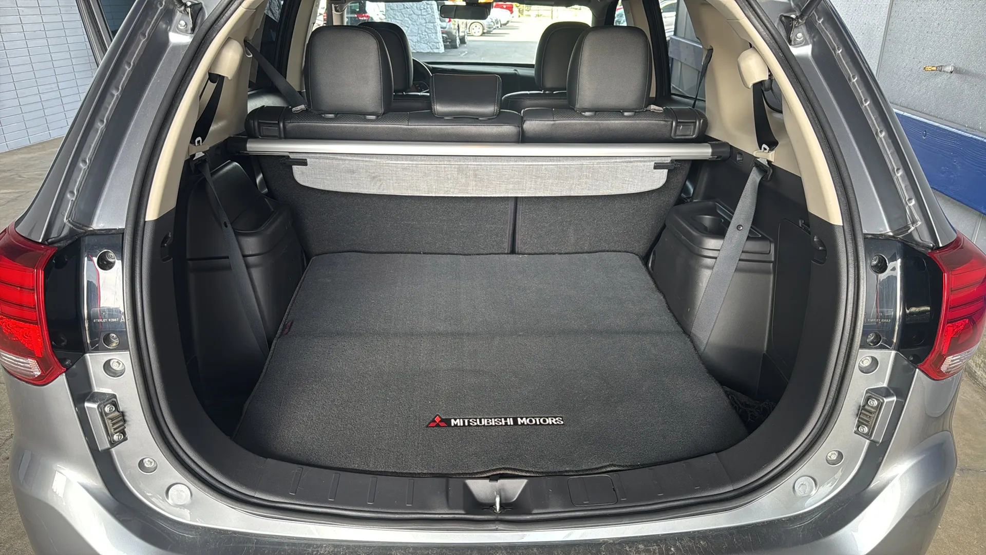 Used 2016 Mitsubishi Outlander SEL AWD/4WD image 15