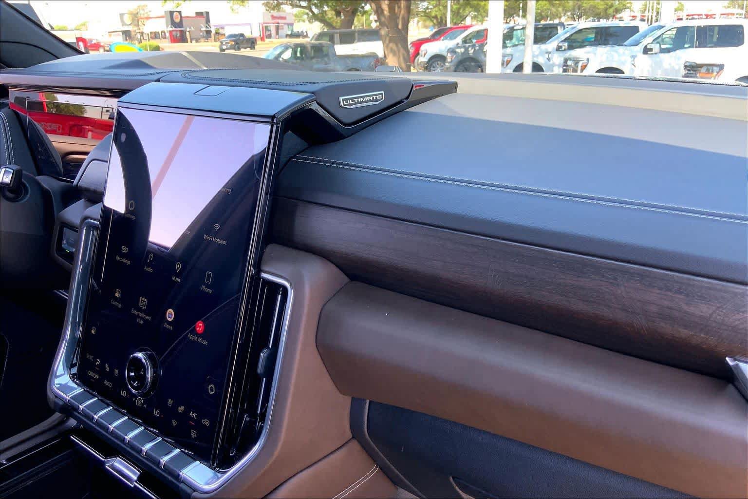 Used 2025 GMC Yukon Denali Ultimate AWD/4WD image 18