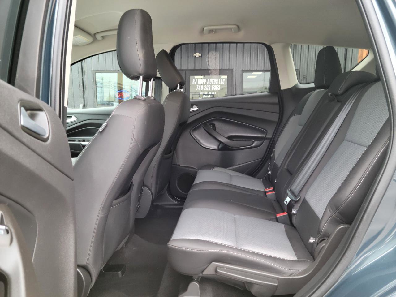 Used 2019 Ford Escape SE image 14