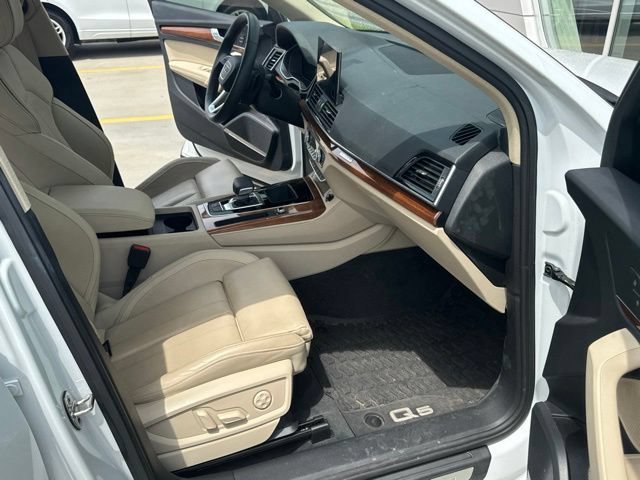 Used 2023 Audi Q5 e Premium Plus w/ Premium Plus Package AWD/4WD image 14