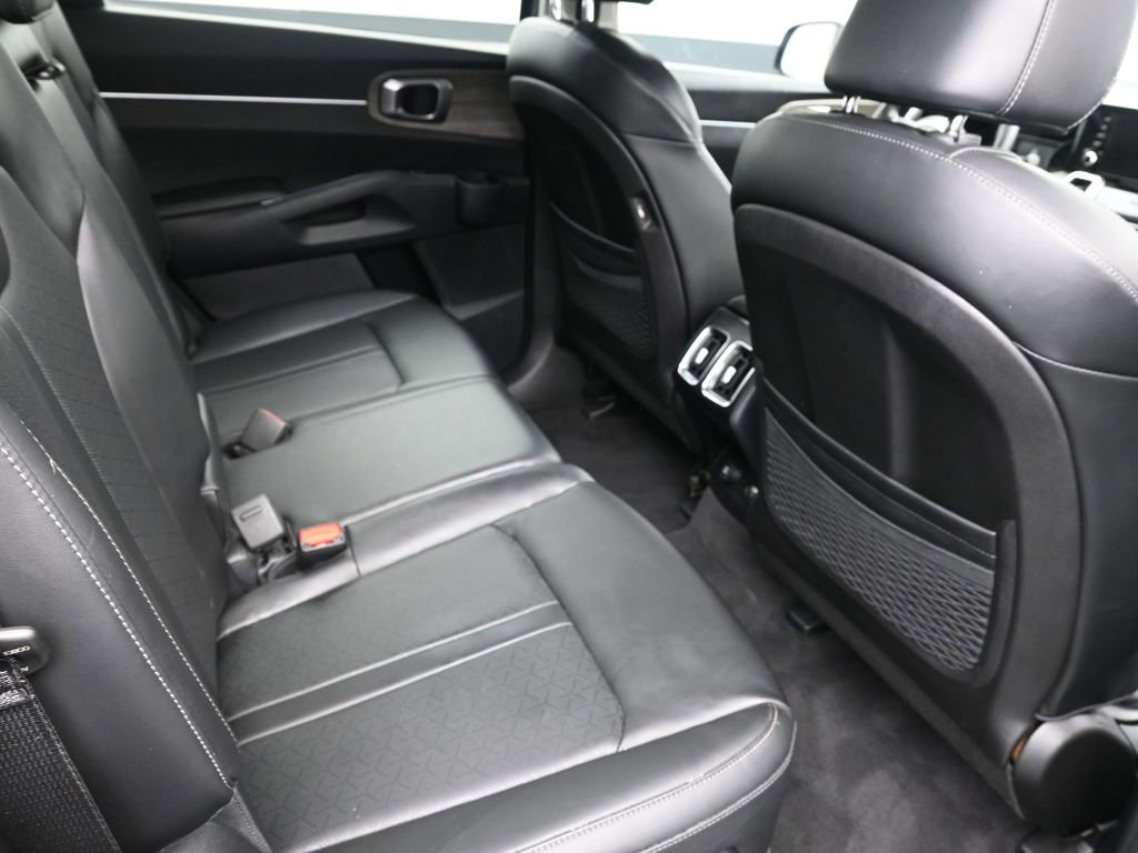 Used 2023 Kia Sorento S w/ Panoramic Sunroof Package image 10