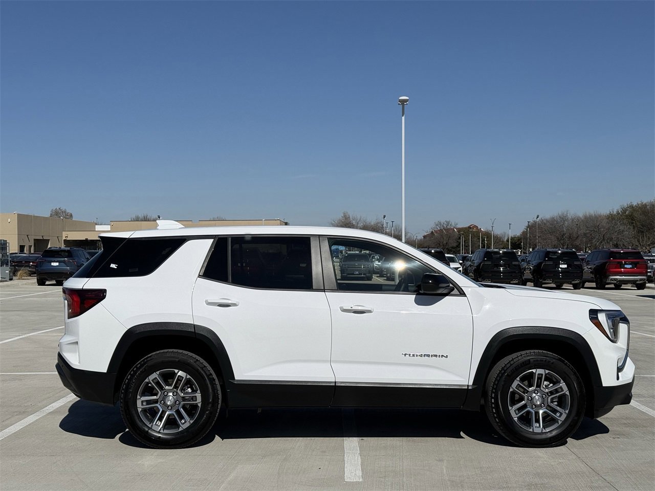 Used 2025 GMC Terrain Elevation image 3