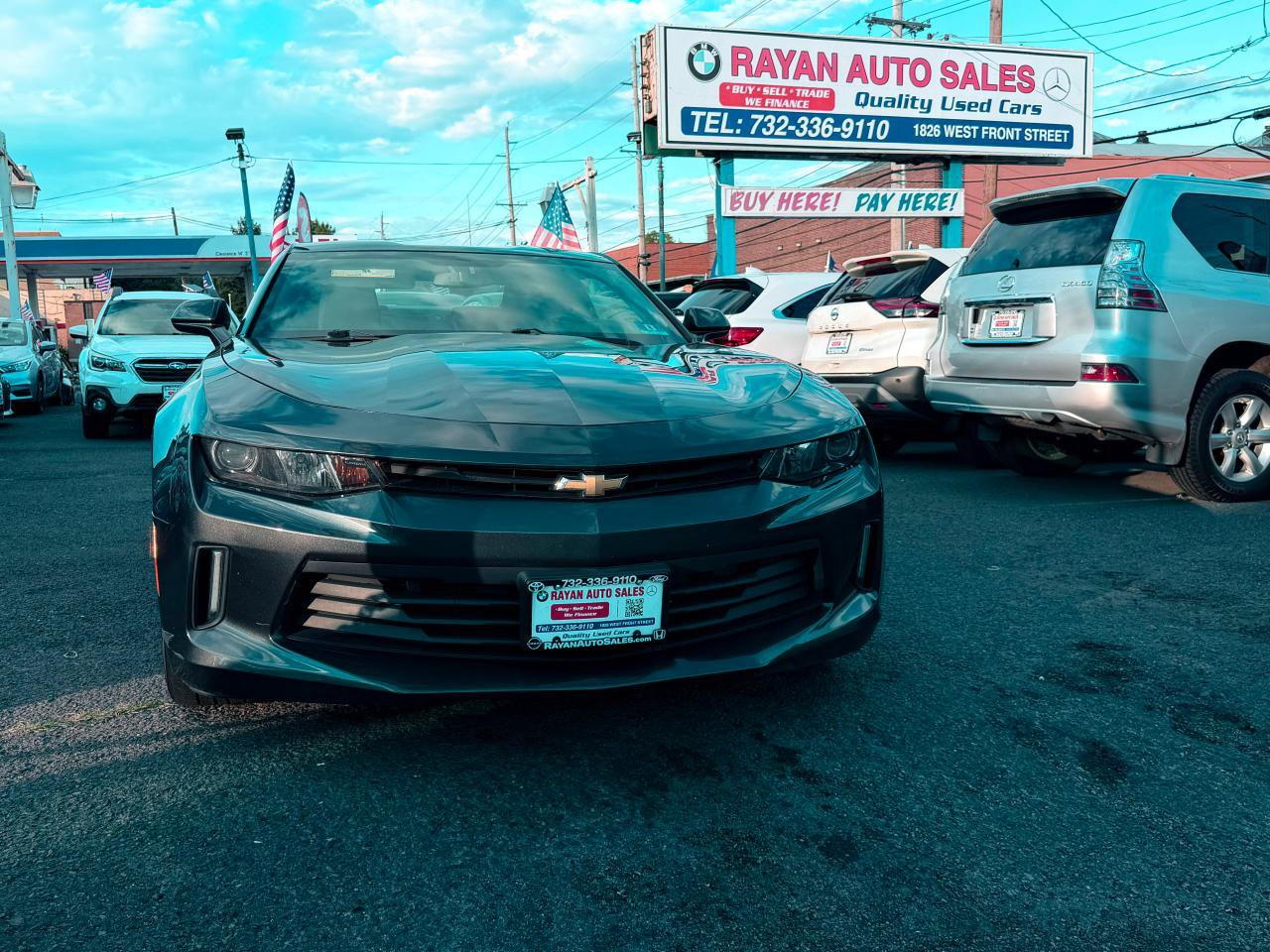 Used 2018 Chevrolet Camaro LT RWD image 9