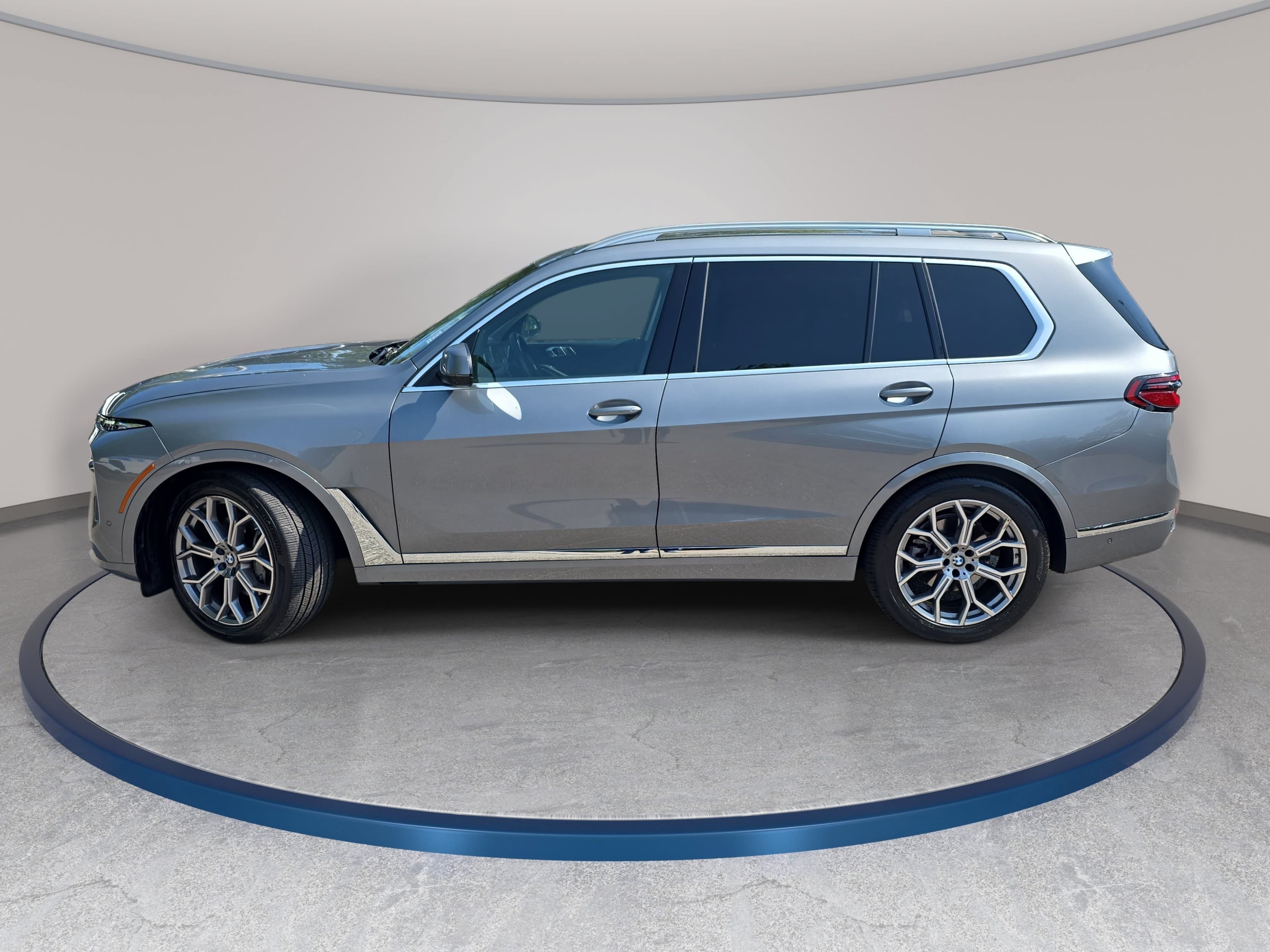 Used 2025 BMW X7 xDrive40i AWD/4WD image 8