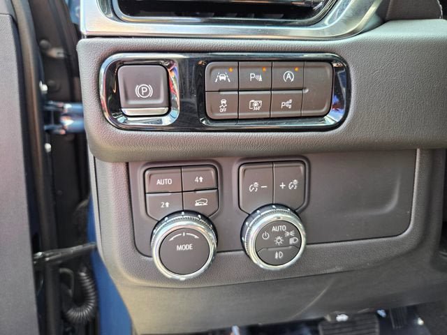 Used 2026 GMC Yukon Denali AWD/4WD image 11