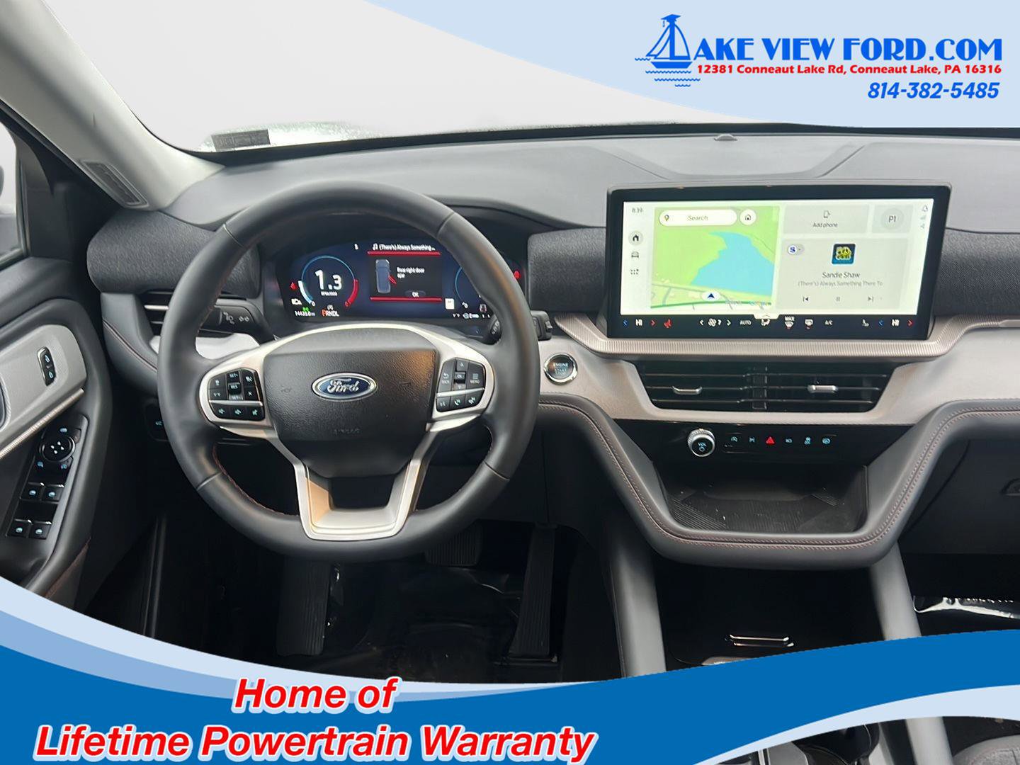 Used 2025 Ford Explorer Active image 3