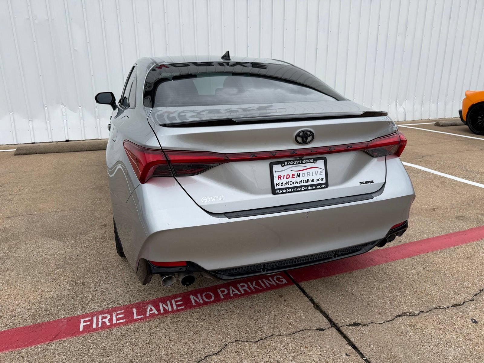 Used 2021 Toyota Avalon XSE FWD image 5