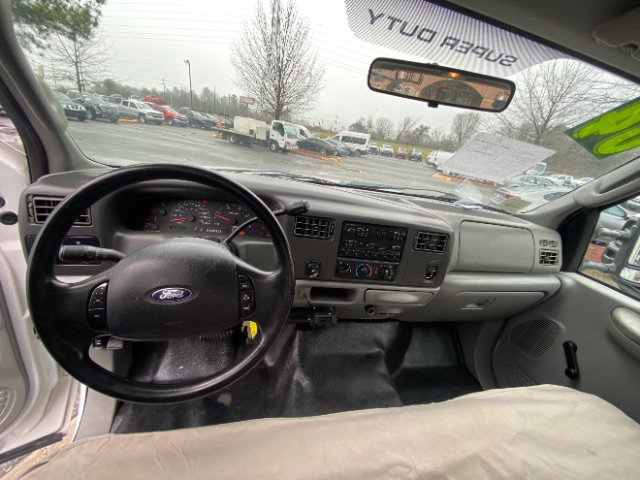Used 2004 Ford F350 Lariat RWD image 13