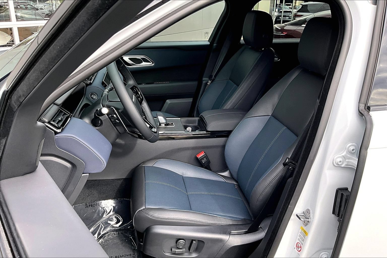 New 2026 Land Rover Range Rover Velar Dynamic SE AWD/4WD image 9