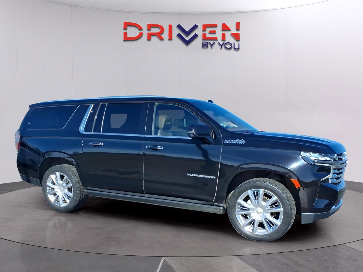 Used 2021 Chevrolet Suburban High Country w/ Premium Package image 7