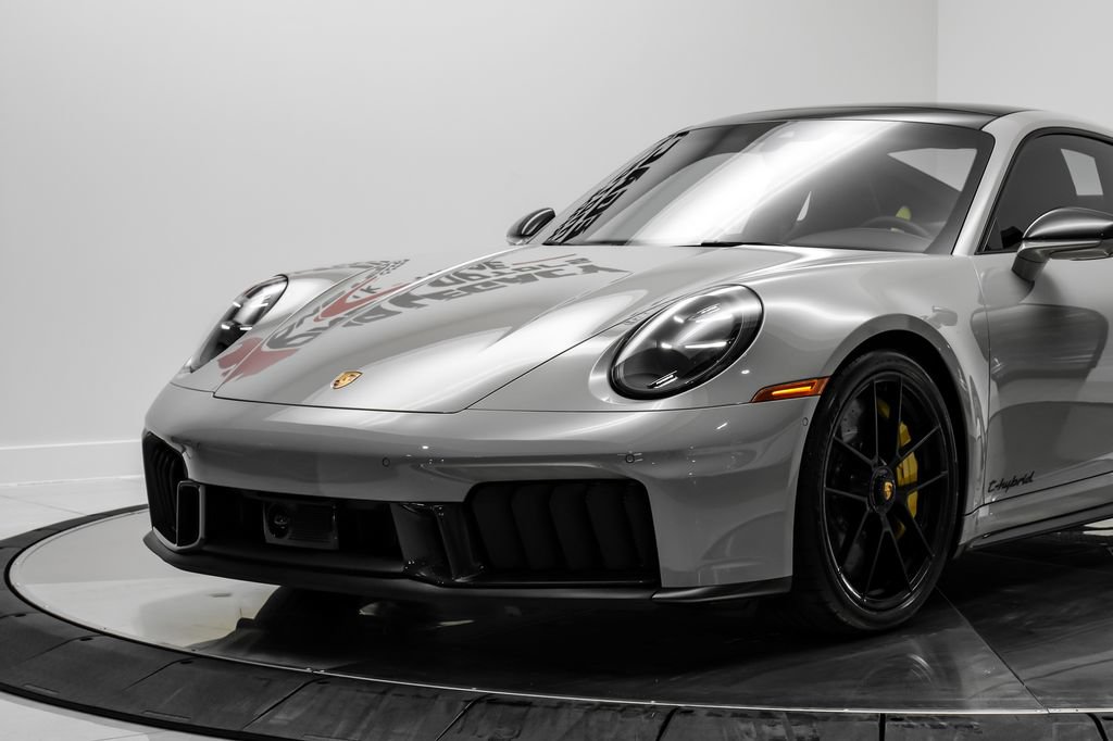 Used 2026 Porsche 911 Carrera GTS RWD image 2