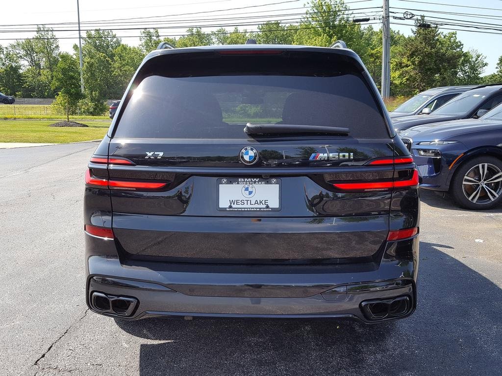 New 2026 BMW X7 M60i image 5