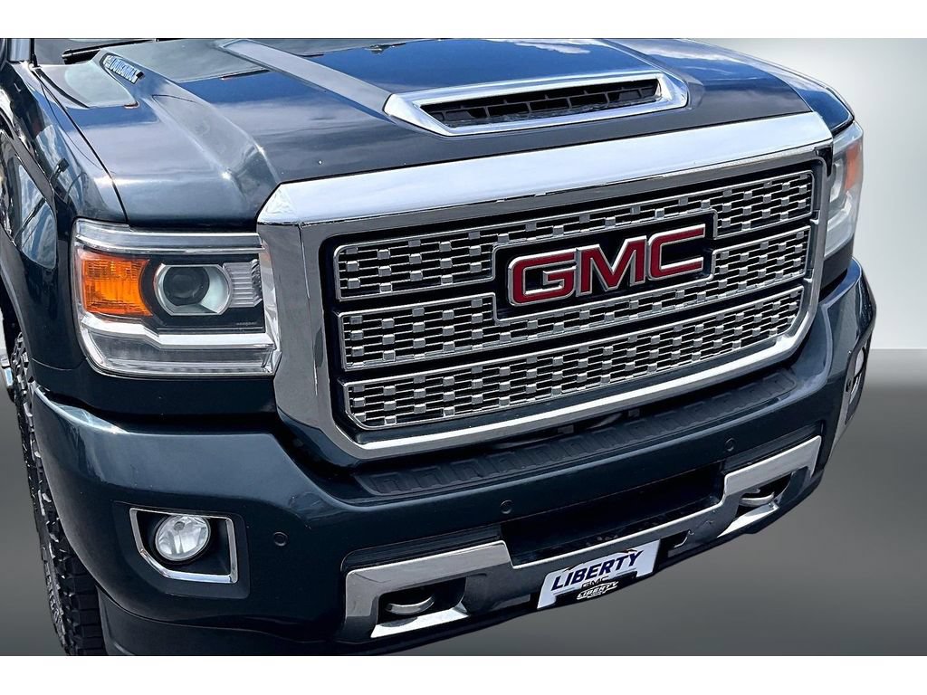 Used 2018 GMC Sierra 3500 Denali w/ Duramax Plus Package AWD/4WD image 27