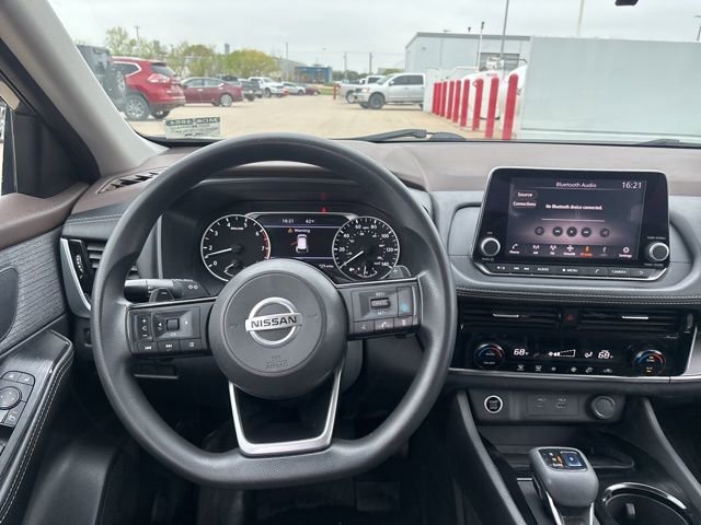 Used 2021 Nissan Rogue SV FWD image 11