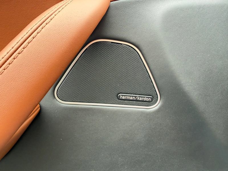 Used 2017 Maserati Levante w/ Luxury Package image 9