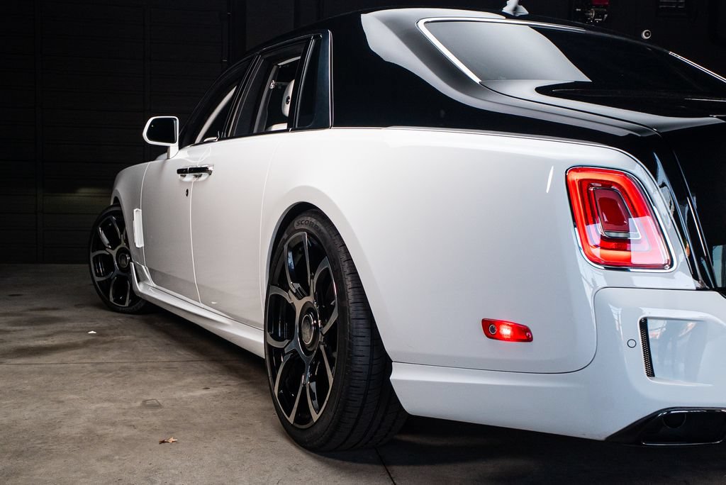 Used 2022 Rolls-Royce Phantom Sedan w/ The Phantom Package RWD image 28