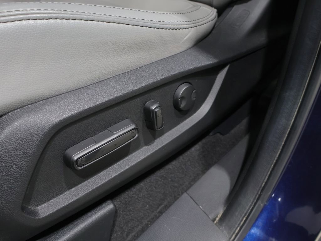 Used 2025 Honda Pilot Touring image 12