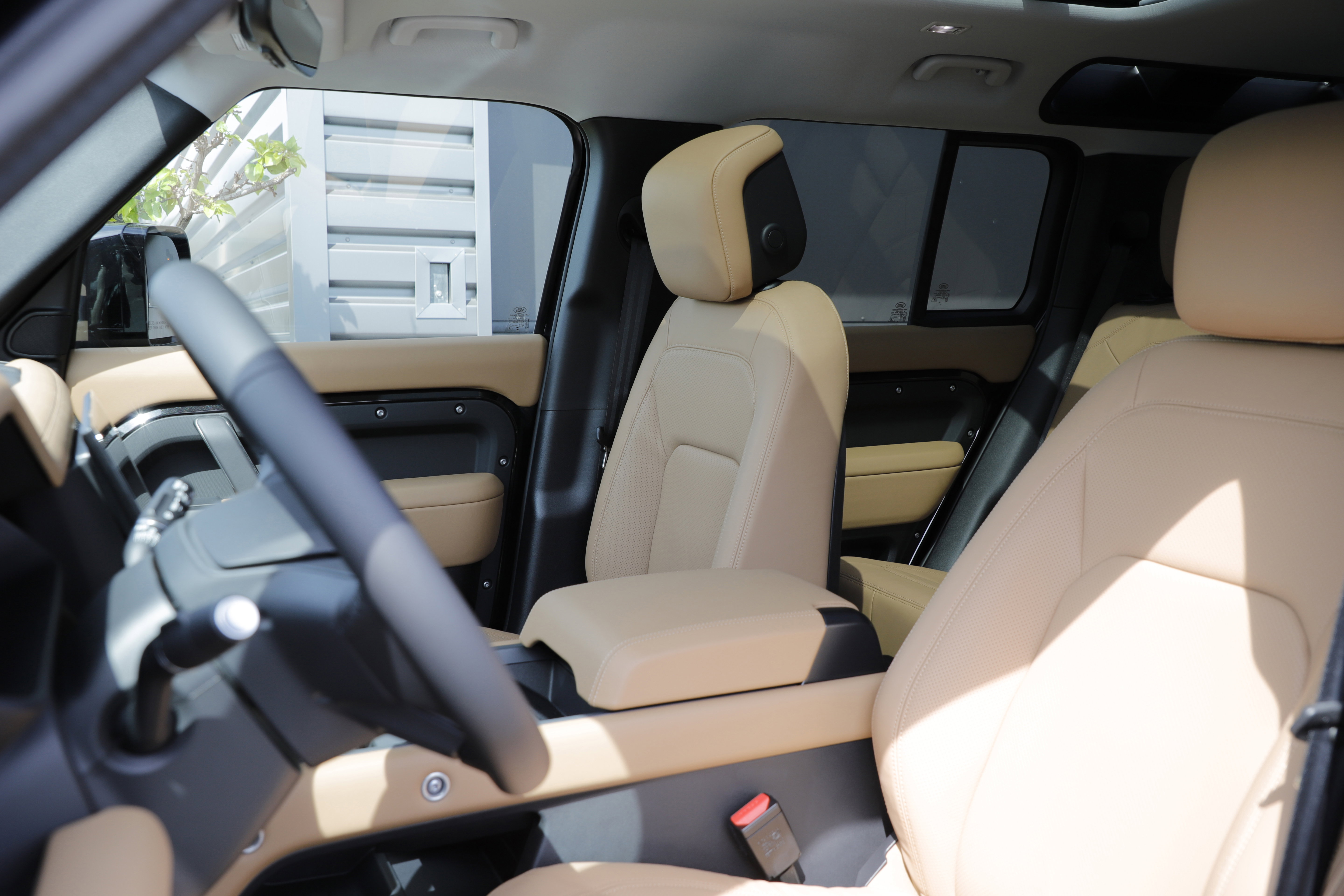 New 2026 Land Rover Defender 110 X-Dynamic SE image 15