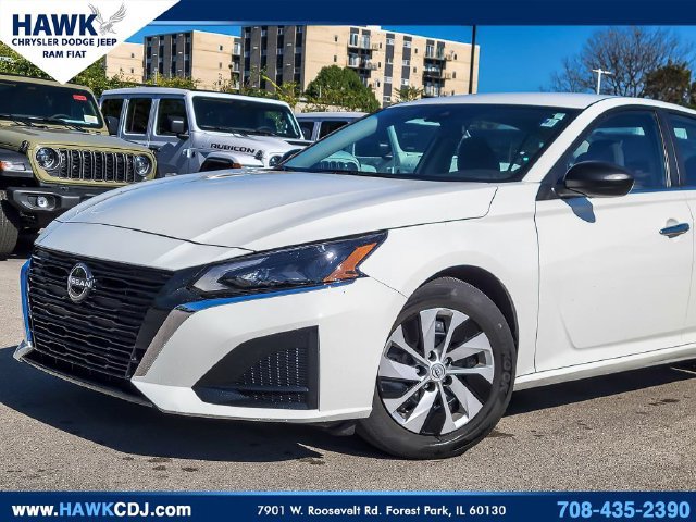 Used 2024 Nissan Altima 2.5 S FWD image 2