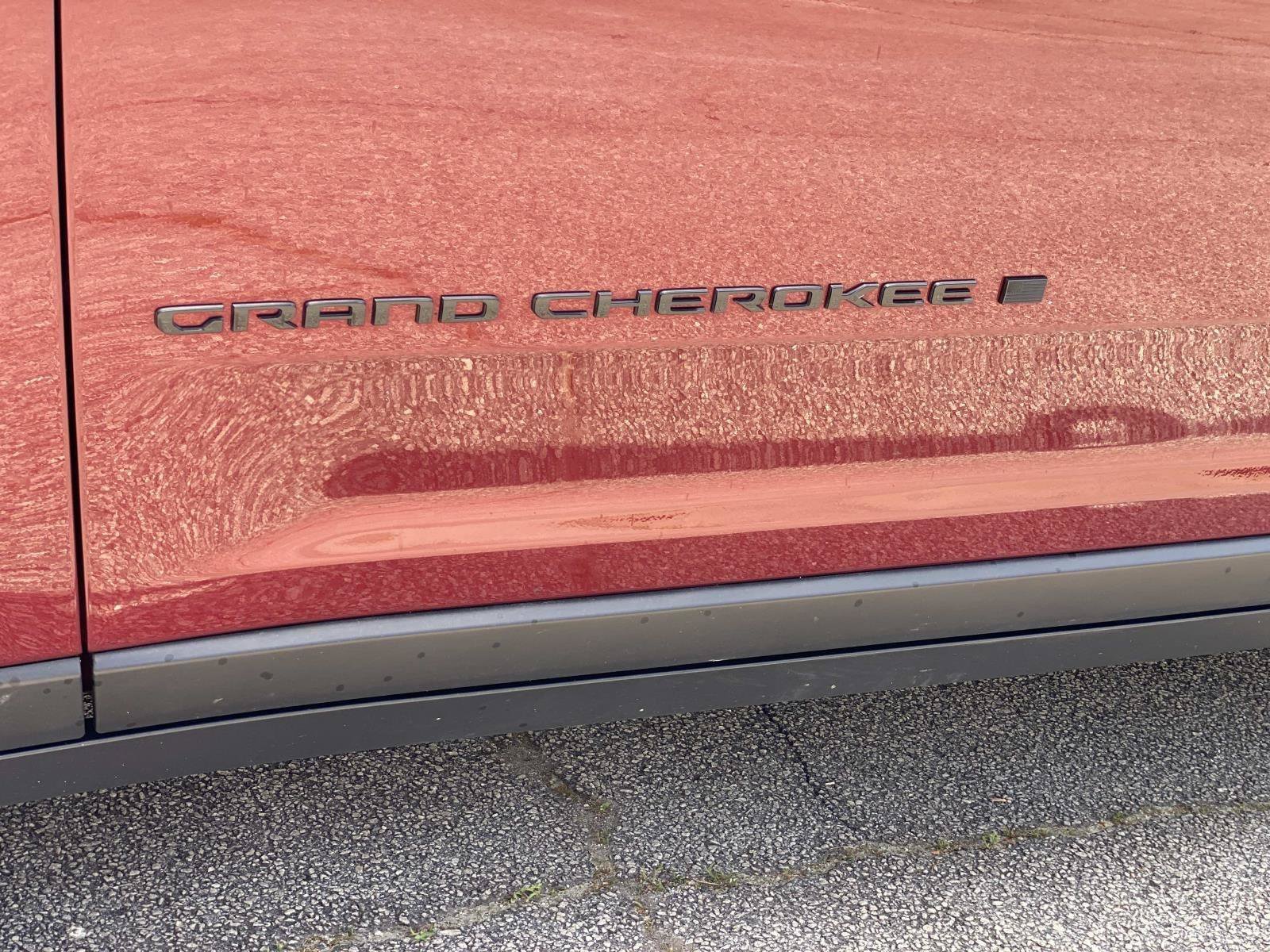 Used 2025 Jeep Grand Cherokee L Altitude RWD image 13