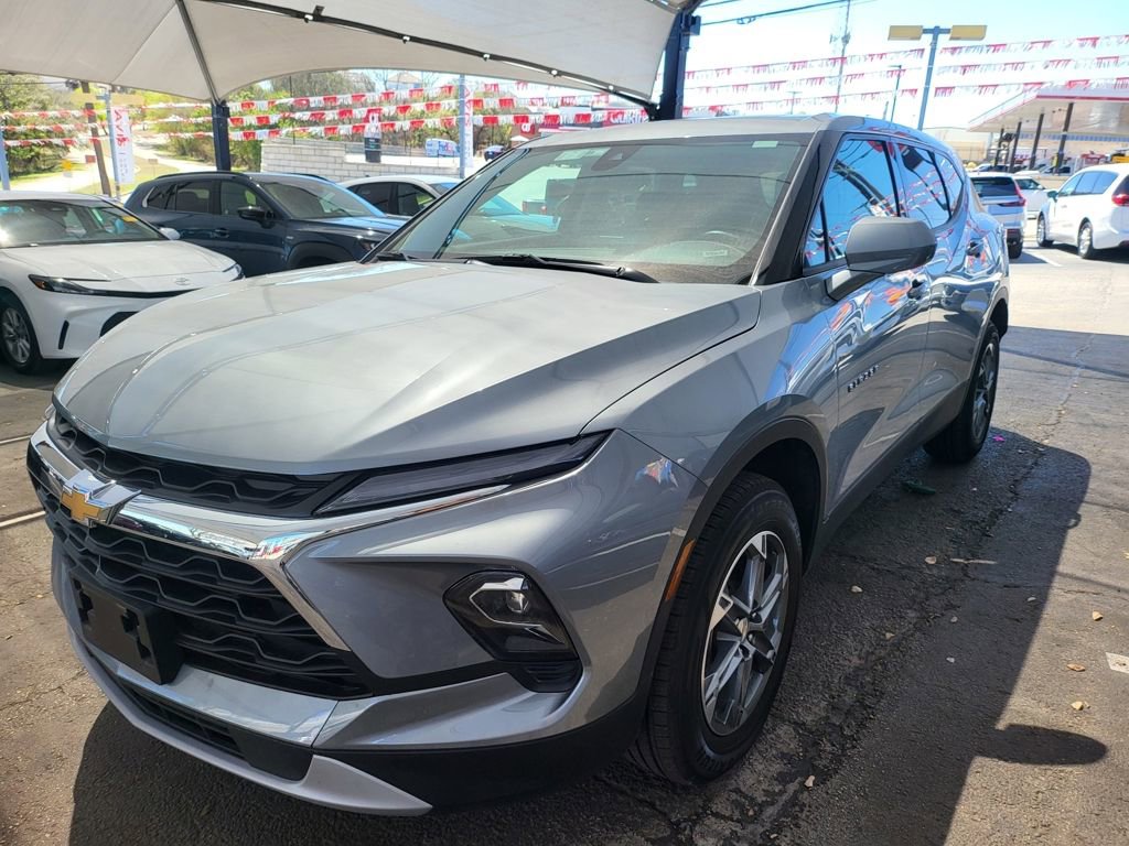 Used 2025 Chevrolet Blazer LT video 1