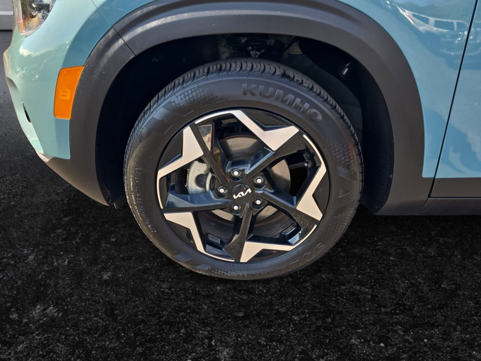 Used 2025 Kia Seltos S image 9