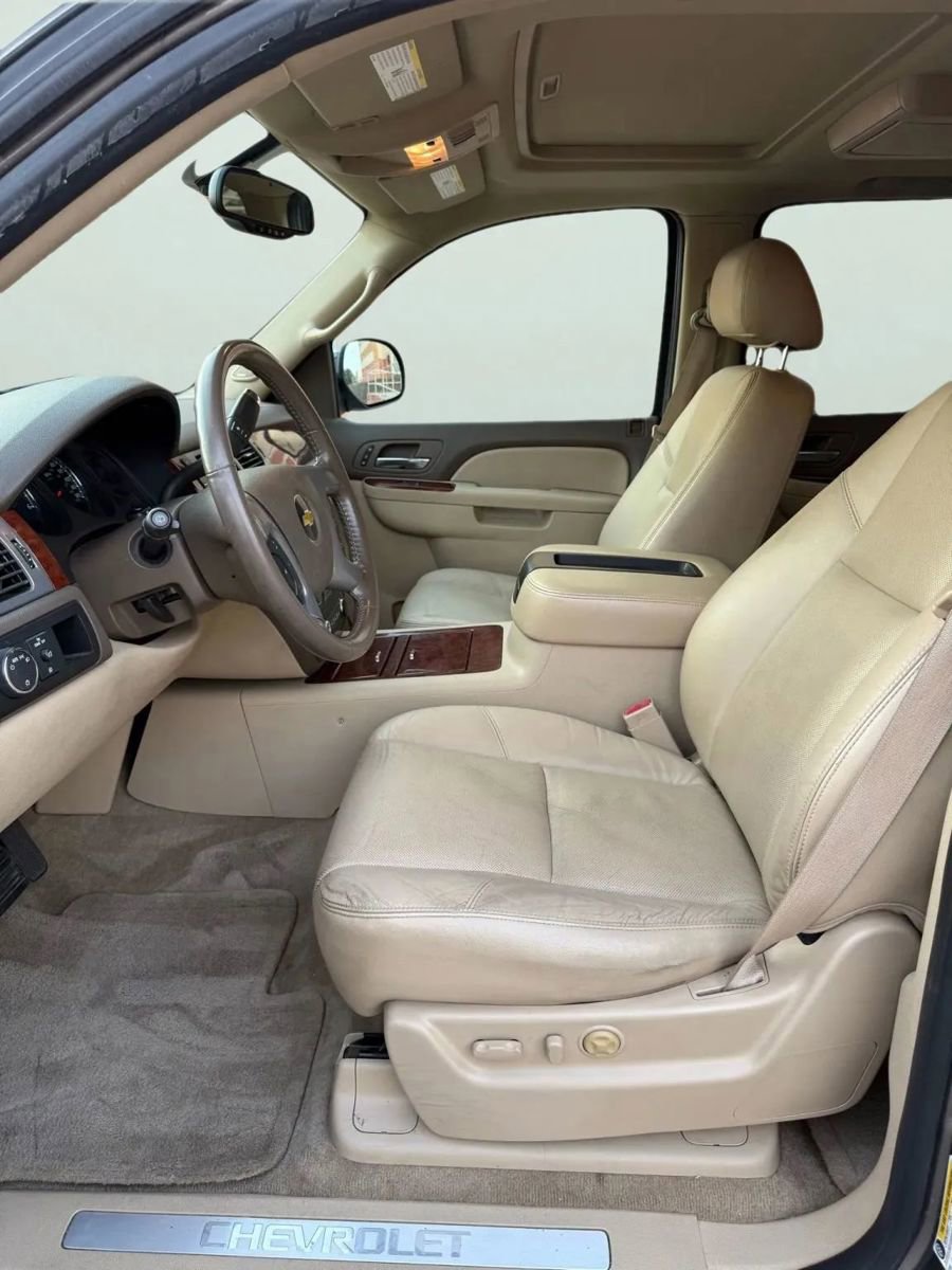 Used 2011 Chevrolet Suburban LTZ image 21