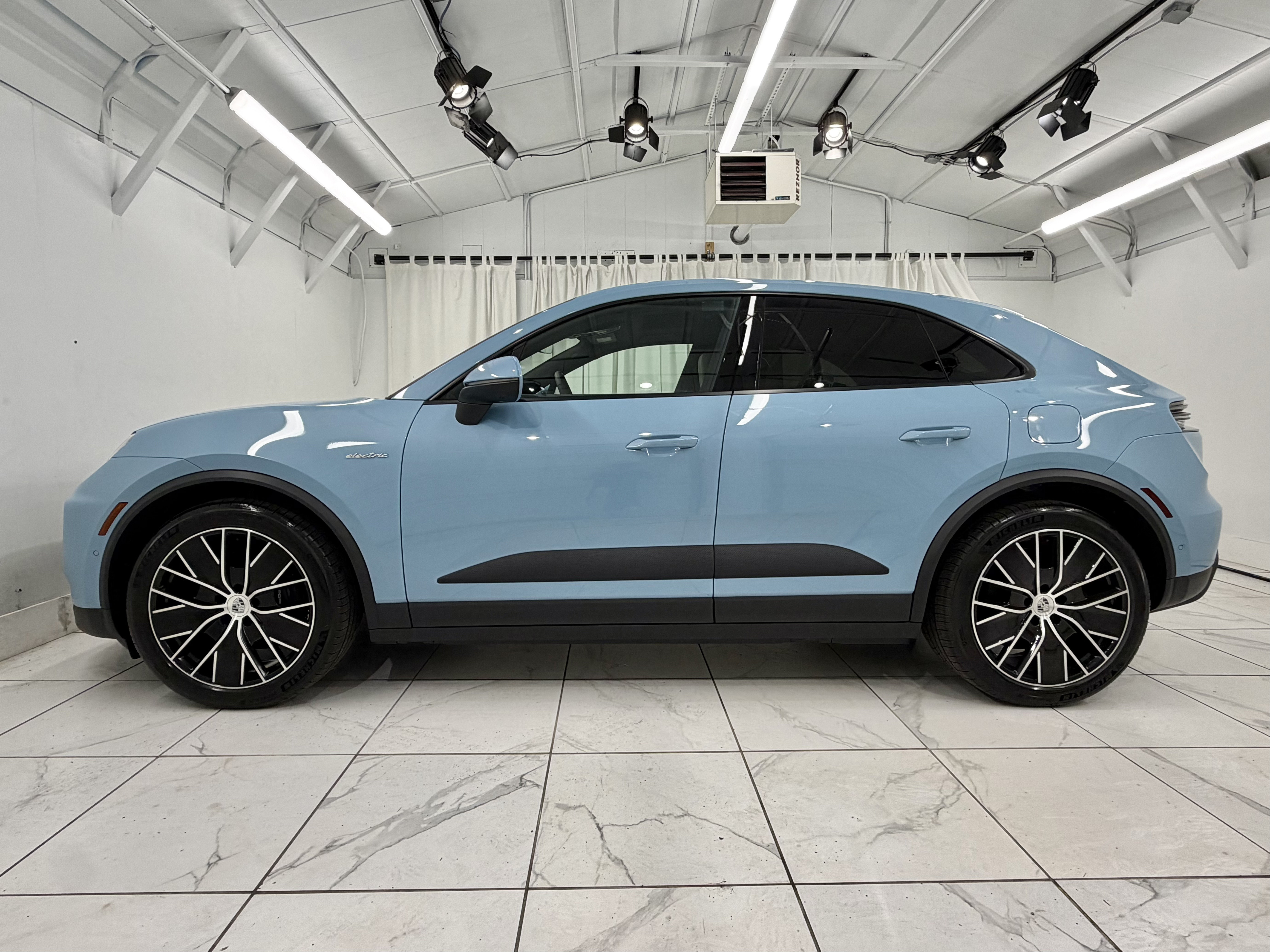 New 2026 Porsche Macan 4 Electric AWD/4WD image 2