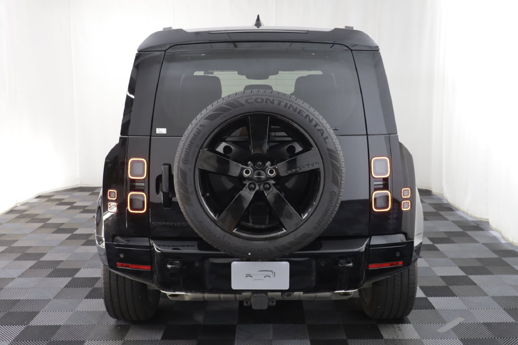 Certified 2026 Land Rover Defender 110 X-Dynamic SE AWD/4WD image 17