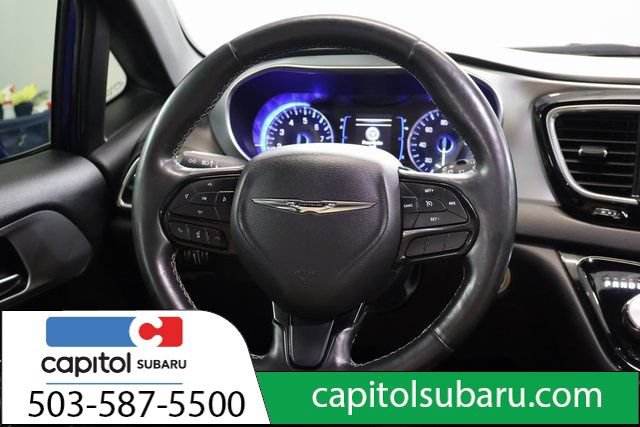 Used 2019 Chrysler Pacifica Touring Plus w/ S Appearance Package FWD image 16