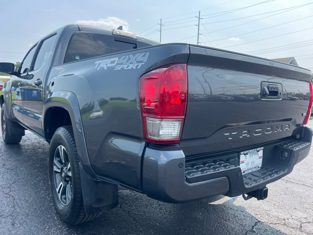 Used 2017 Toyota Tacoma 4x4 Double Cab image 5