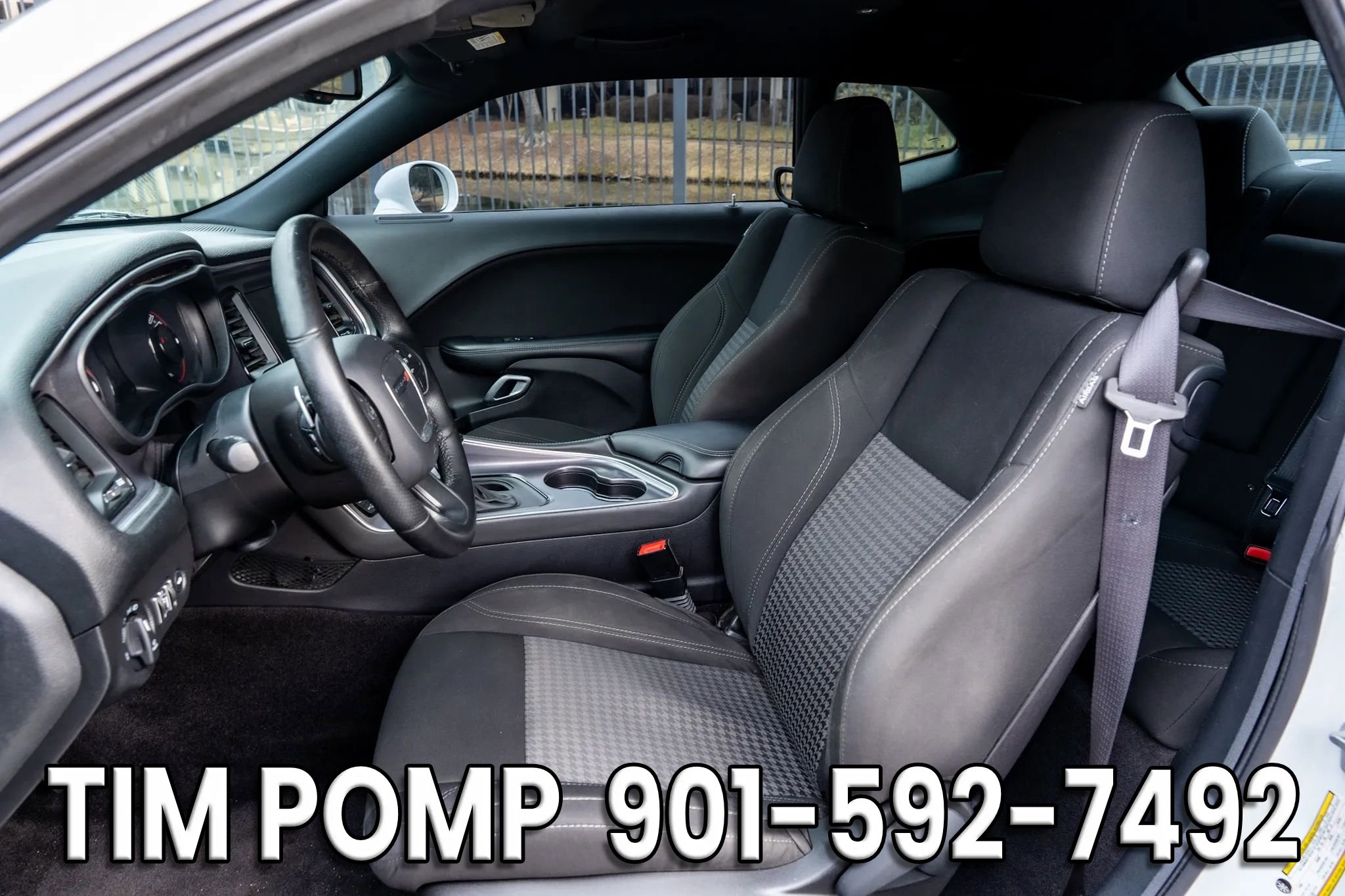 Used 2016 Dodge Challenger SXT w/ Blacktop Package image 11