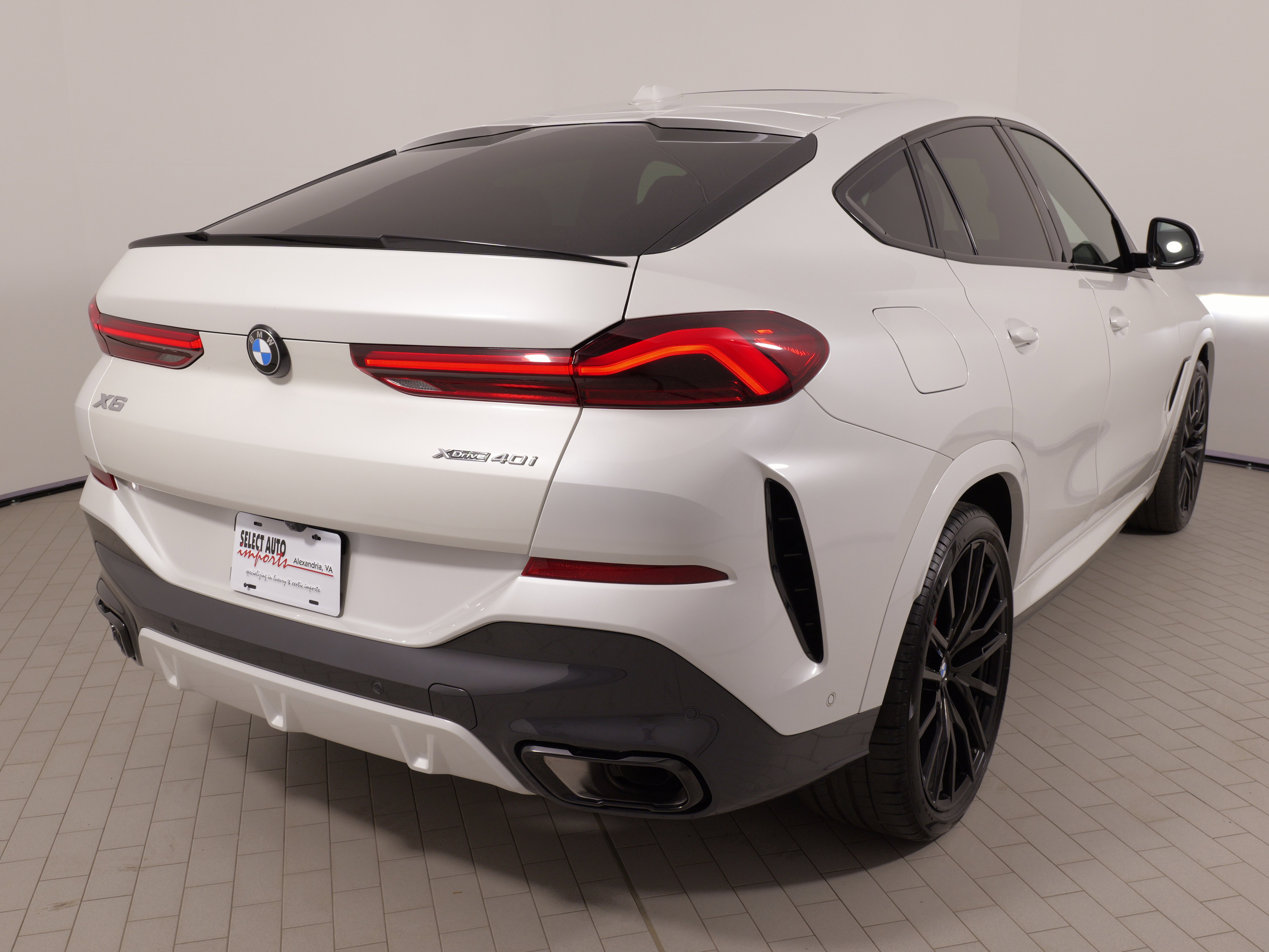 Used 2024 BMW X6 xDrive40i w/ Premium Package AWD/4WD image 14