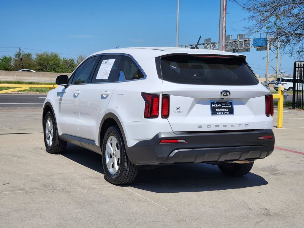 Used 2021 Kia Sorento LX image 6