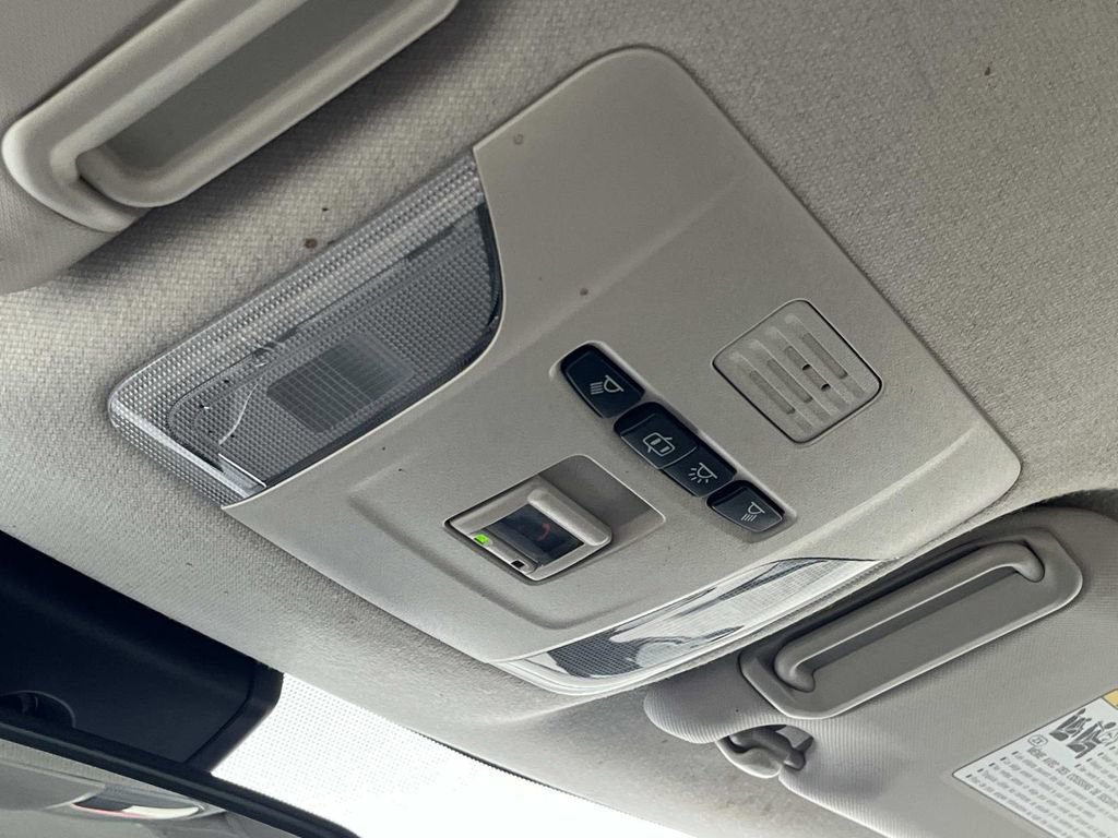 Used 2022 Toyota Corolla LE image 29