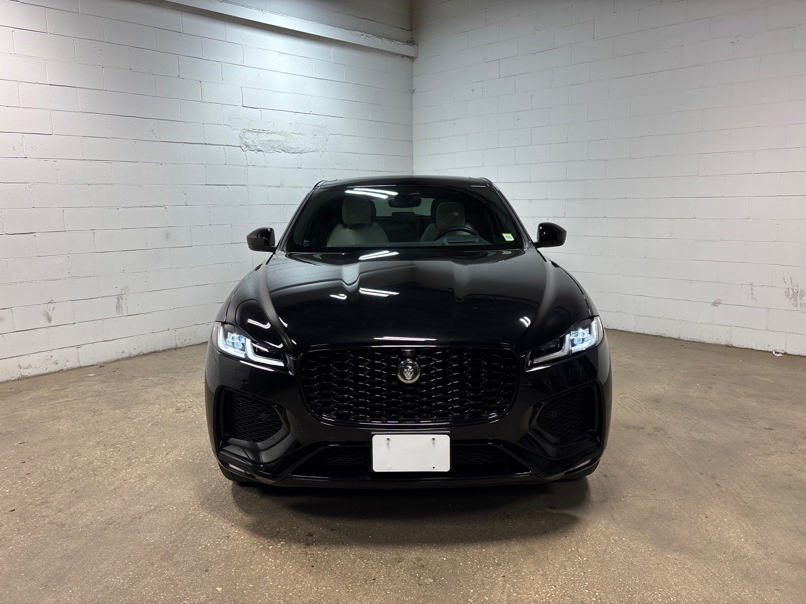 Used 2026 Jaguar F-PACE R-Dynamic S AWD/4WD image 3