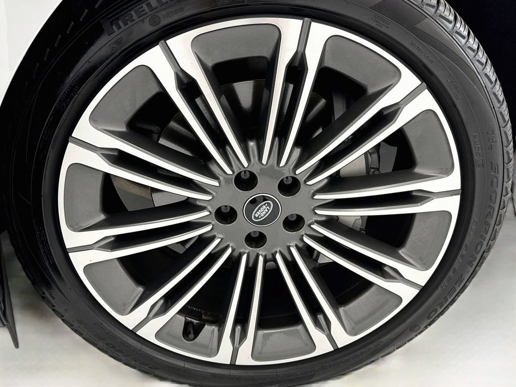 Used 2024 Land Rover Range Rover SE AWD/4WD image 29