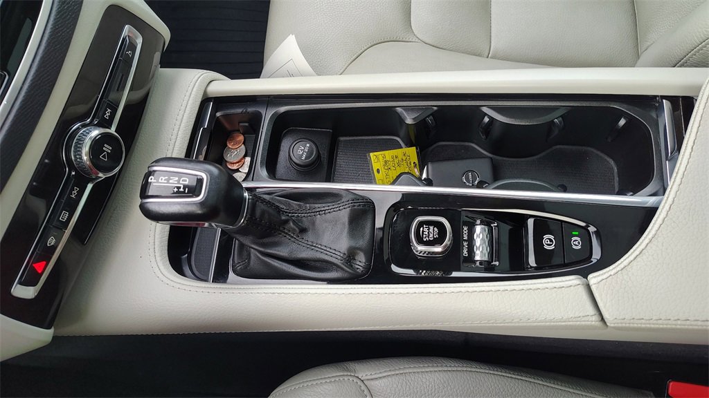 Used 2019 Volvo XC90 T6 Momentum w/ Protection Package Premier image 20