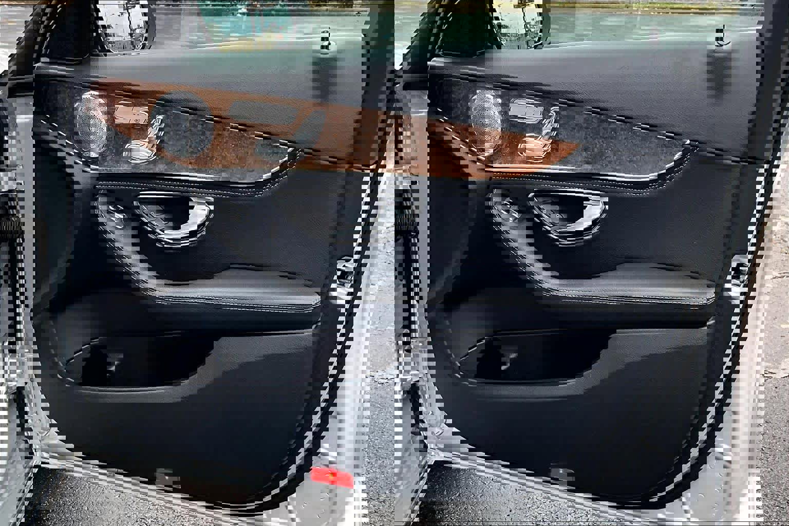 Used 2015 Mercedes-Benz C 300 4MATIC Sedan image 22