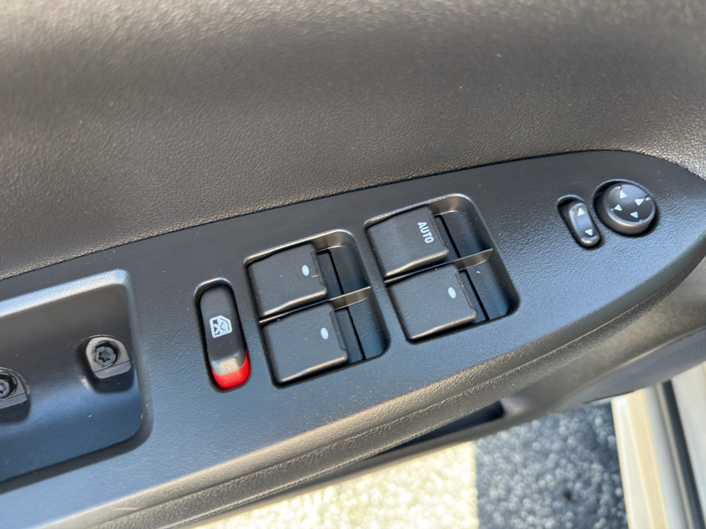 Used 2012 Chevrolet Impala LTZ FWD image 11