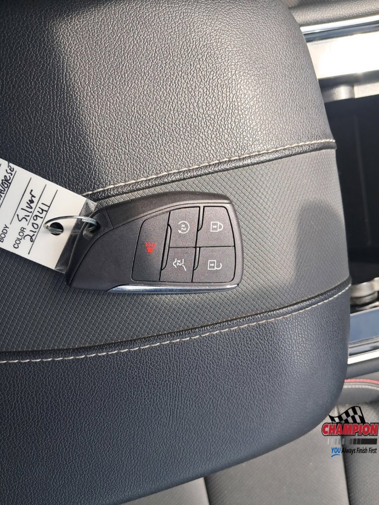 Used 2025 Chevrolet Traverse Z71 w/ Enhanced Driving Package AWD/4WD image 31