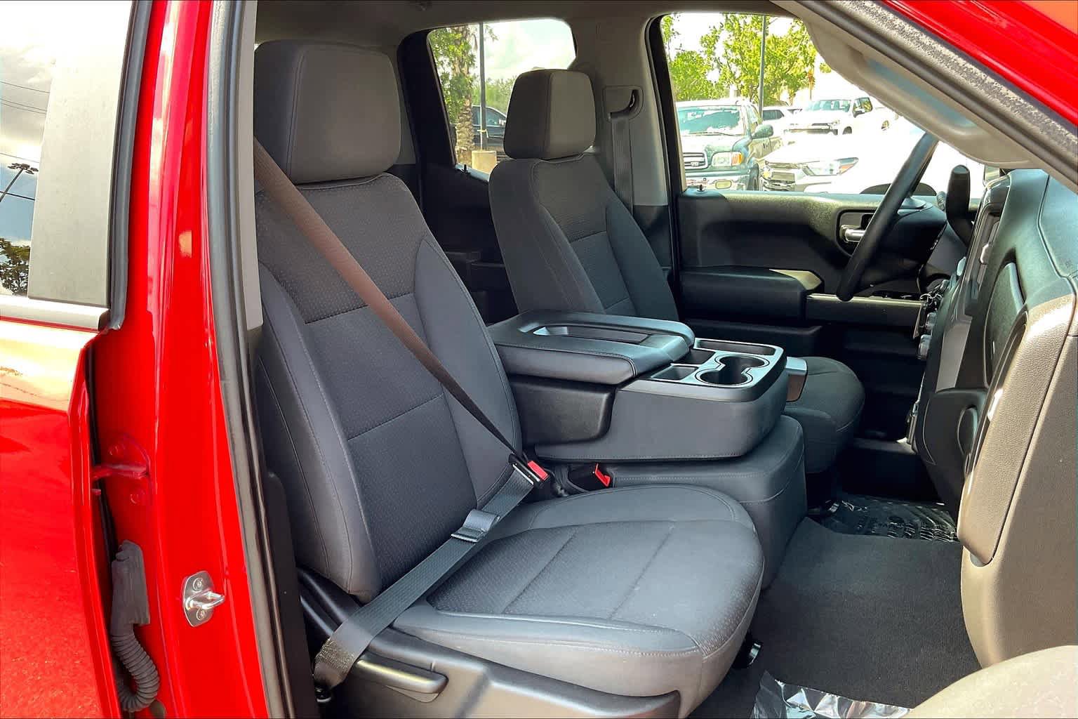 Used 2020 Chevrolet Silverado 1500 Custom w/ Custom Value Package AWD/4WD image 8